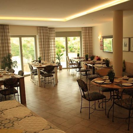 Hotel Lindenstrasse Нойенхаген Экстерьер фото