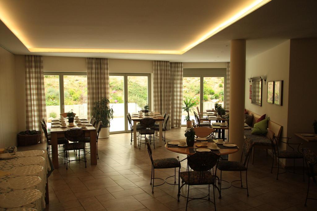 Hotel Lindenstrasse Нойенхаген Экстерьер фото